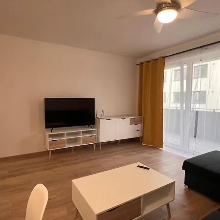 Apartamento 2 Rovinka, 204 Rovinka